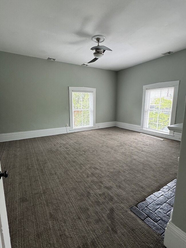 Building Photo - 125 Forest Ave Unit 1202
