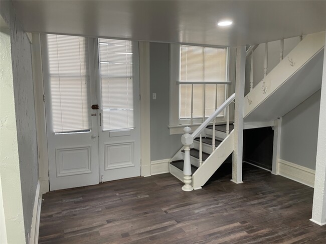 Photo - 2116 The Strand Unit 202