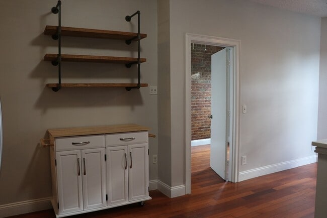 Photo - 320 Warren St Unit 2
