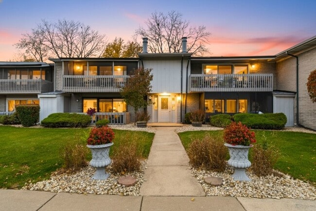 Building Photo - 15700 86th Ave Unit 104