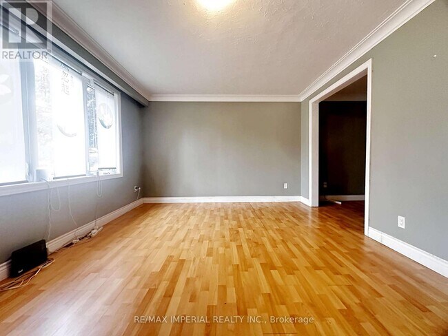 Photo - 1765 Appleview Rd