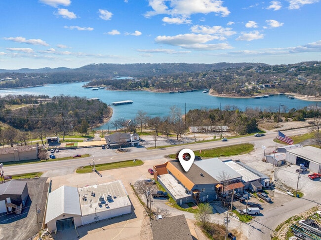 Building Photo - 12056 MO-13 Unit B