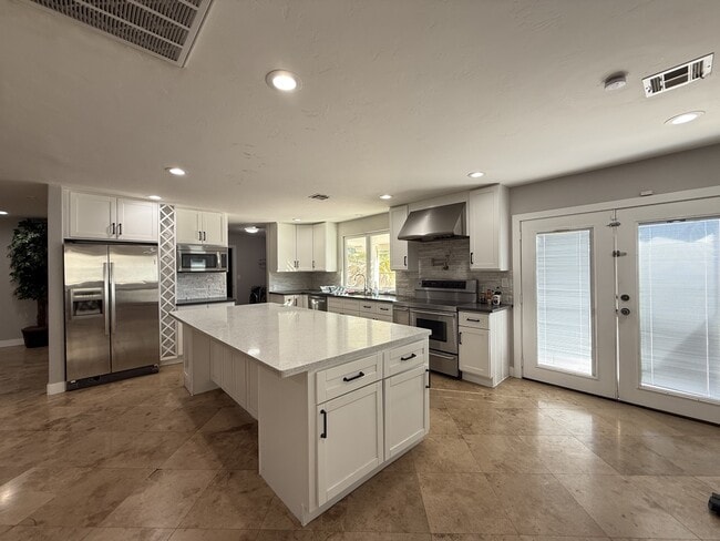 Photo - 3255 El Camino Rd