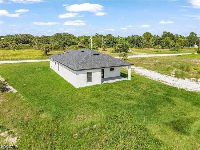 Photo - 844 Millpond St E
