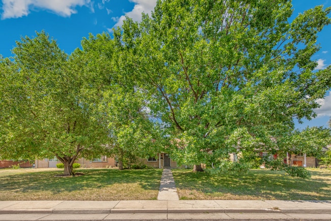 Photo - 1663 Poplar St