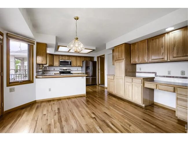 Photo - 557 Trailwood Cir