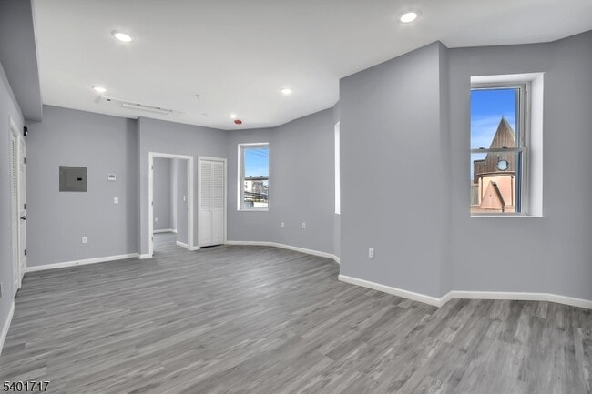 Photo - 155 Clifton Ave