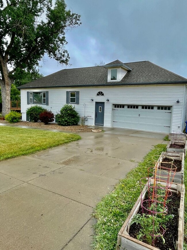 Photo - ~Applications Pending~ Beautifully Renovated 4-Bedroom Home Near West Blvd