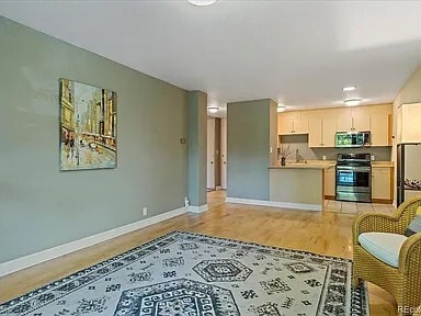 Photo - 2500 S York St