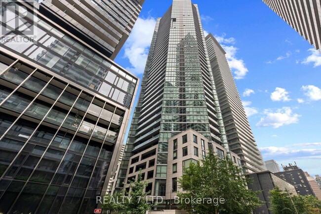 Photo - 45 Charles St E Unit 1808