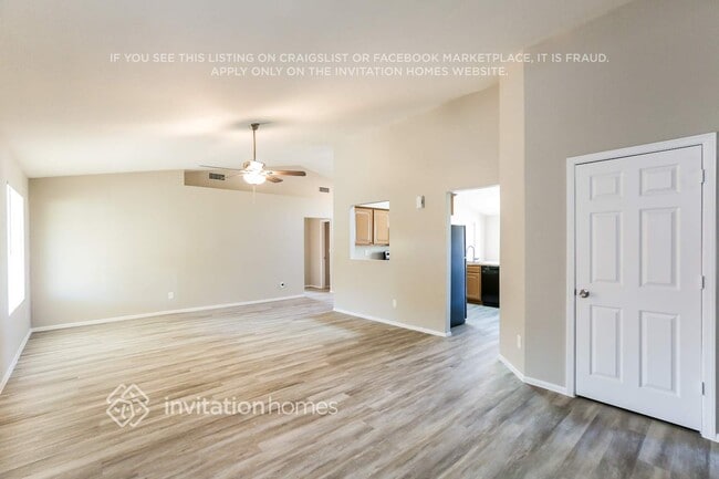 Photo - 8226 W Larkspur Dr