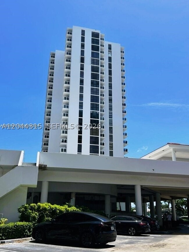 Building Photo - 20515 E Country Club Dr Unit 142