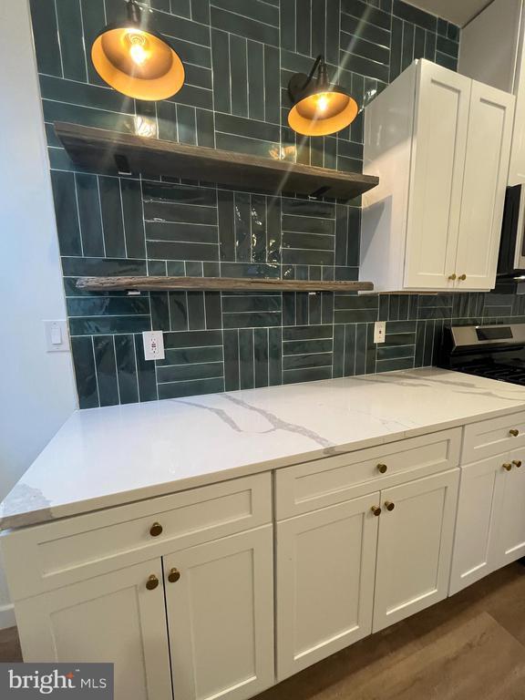 Building Photo - 5712 Cedar Ave