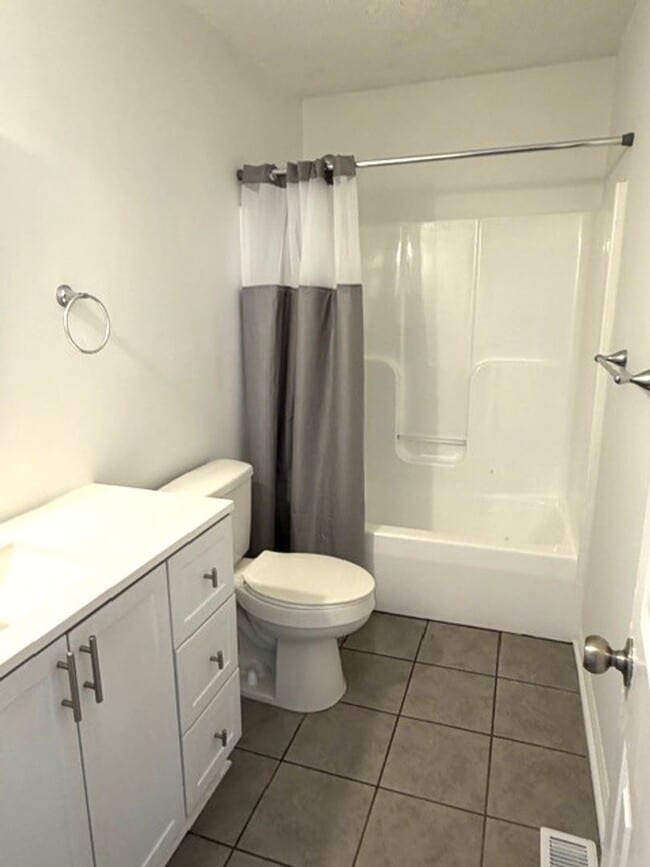 Photo - ~ Cute 2-Bedroom Home w/fenced back yard! ~