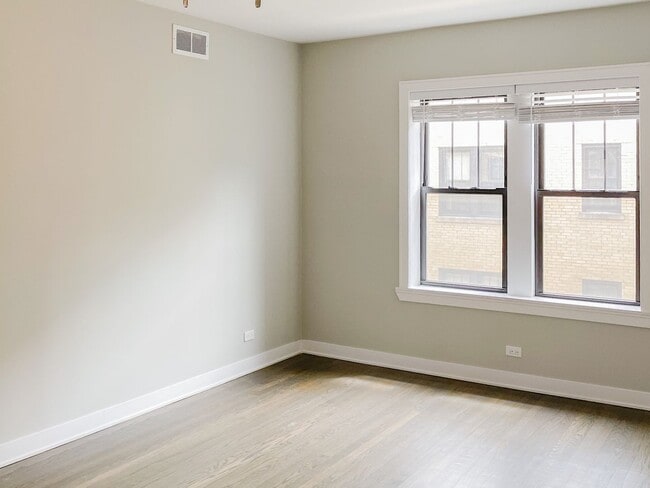 Photo - 1954 W Wilson Ave Unidad 2-BB