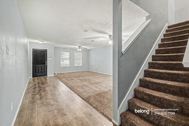 Photo - 2256 White Oak Dr