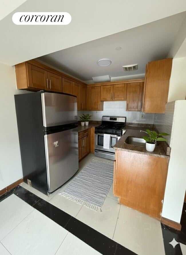 Photo - 163-10 89th Ave