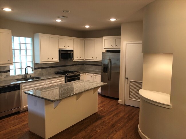 Photo - 3656 Main Plaza Dr