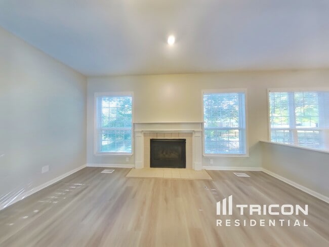 Photo - 202 Harris Ct