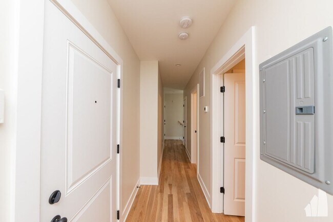 Photo - 4855 N Seeley Ave