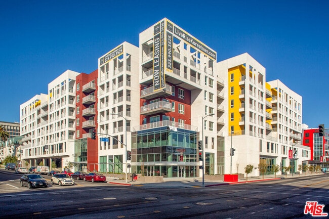 Building Photo - 750 S Oxford Ave Unit 549 Rental