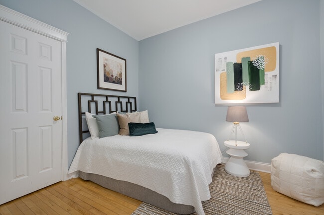 Photo - 3805 N Ravenswood Ave Unit 1