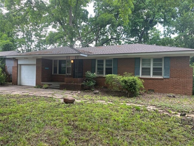 Building Photo - 511 Fleetwood Dr