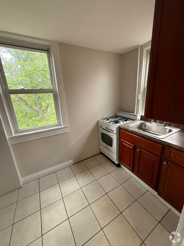 Building Photo - 424 E Jersey St Rental