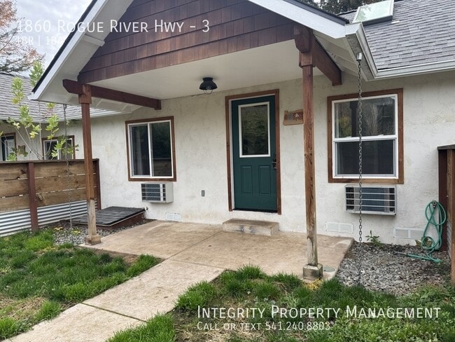 Photo - 1860 Rogue River Hwy Unit 3