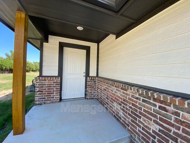 Photo - 5220 Oakwood Villa Ct