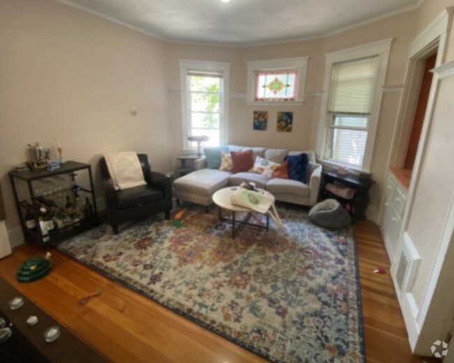 Building Photo - 15 Rowell St Rental