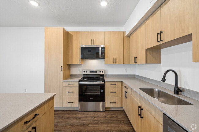 1BR, 1BA - 737SF - Kitchen