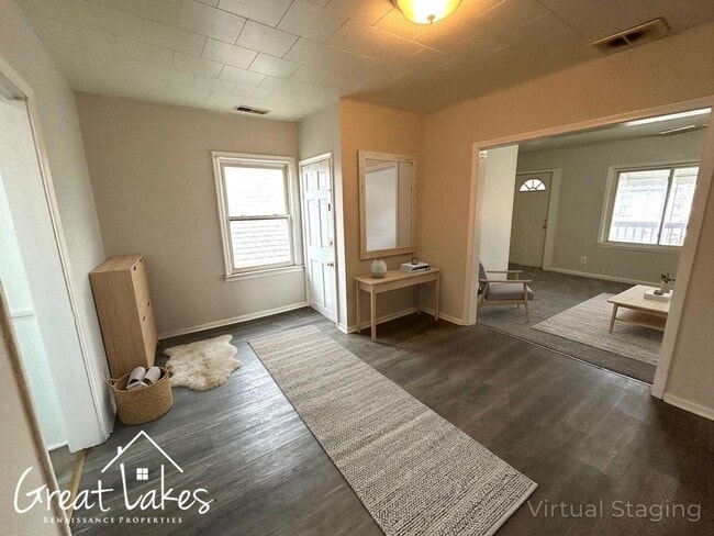 Photo - 8126 Gartner St Unidad Upper