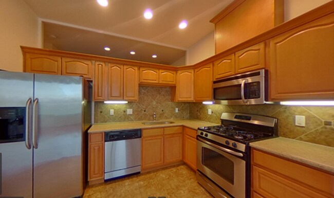 Photo - Hawthorne 44