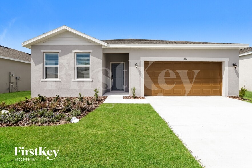 430 Reina Wy