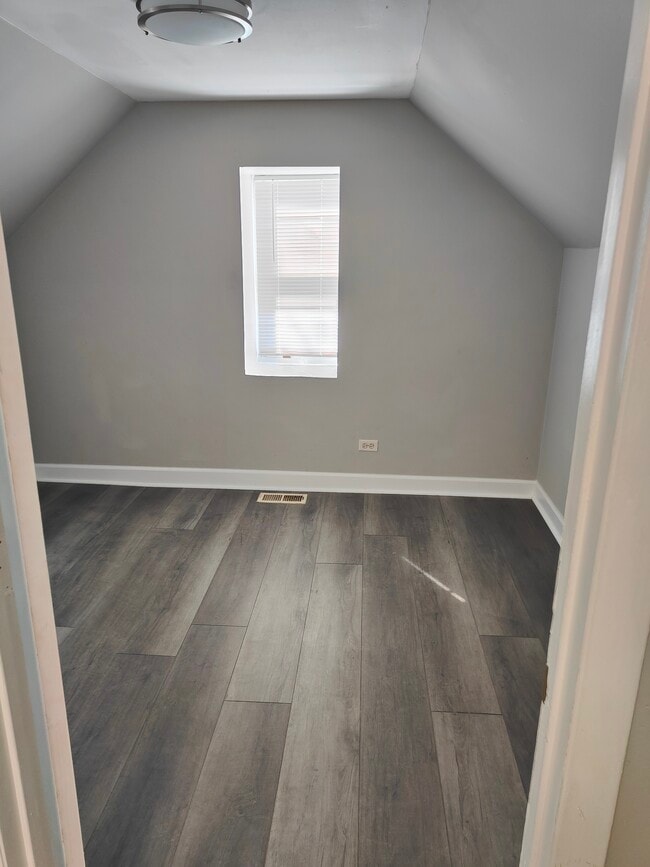 Building Photo - 1262 S Fairfield Ave Unit 2