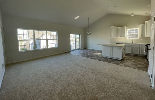 Photo - Stunning 3 bedroom 2.5 Bathroom Home in Ma...