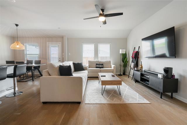 Photo - 2316 Wisterwood Ln