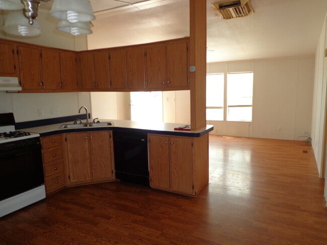 Photo - 3 Bedroom 2 Bath On Large Corner Lot *Cordes Lakes*