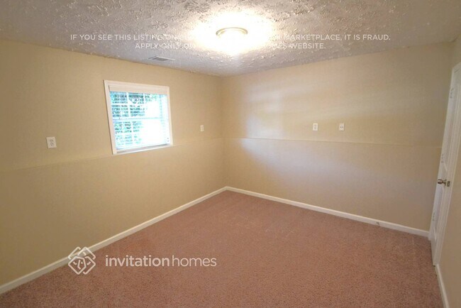 Photo - 300 Fieldstone Ln