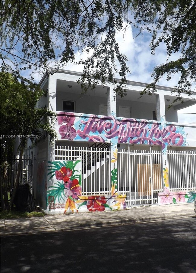 Building Photo - 131 NW 15th St Unit U