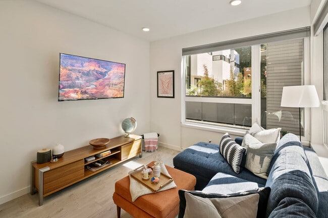 418c 10th Ave E Unit SI FL4-ID1035860P