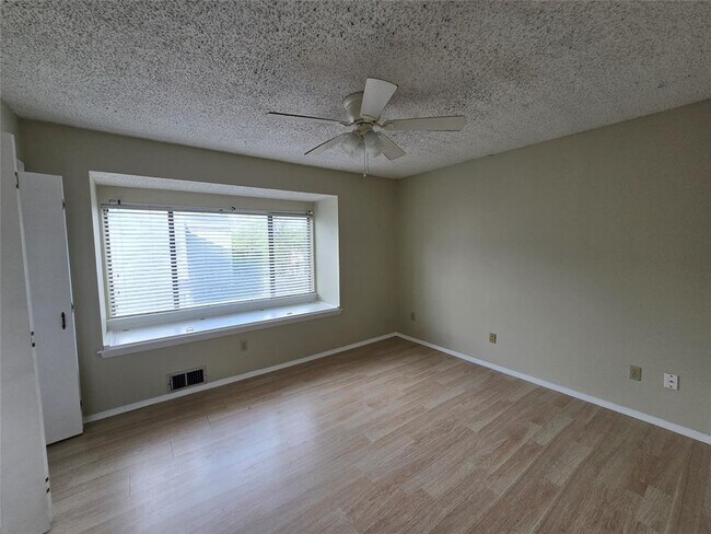 Photo - 1221 Hopkins St Unit 8