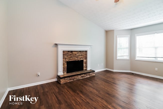 Photo - 358 Farm Brook Ln