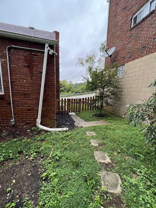 Photo - Newly Updated 3 Bed, 2 Bath Home on a Quiet Street in Brentwood- Available 7/15!