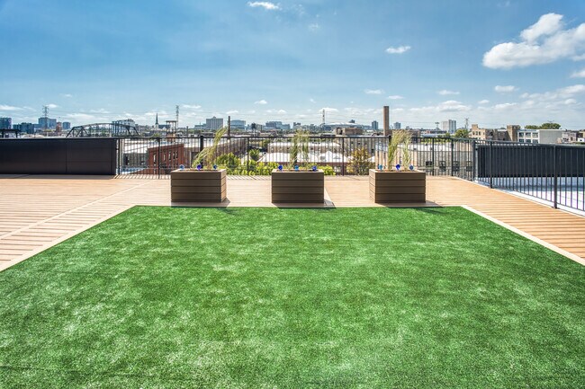 Photo - 1801 W Grand Ave Unit 402