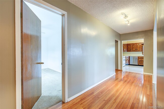Photo - 149-54 21st Ave Unidad 2