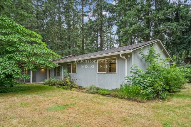 Photo - Spacious Lake Oswego 3 Bed Home with AC, Yard, and 2 Car Garage