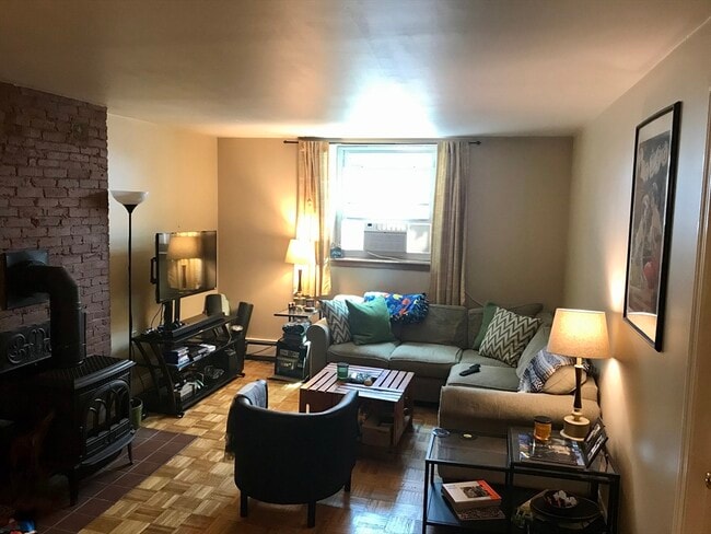 Photo - 99 W Fourth St Unidad 1B