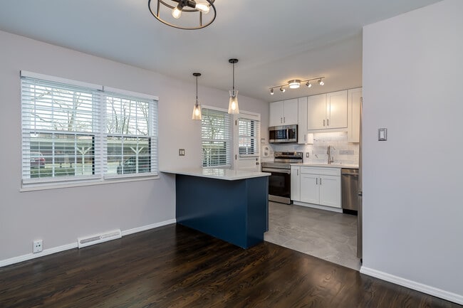 Photo - 235 W Washington Ave